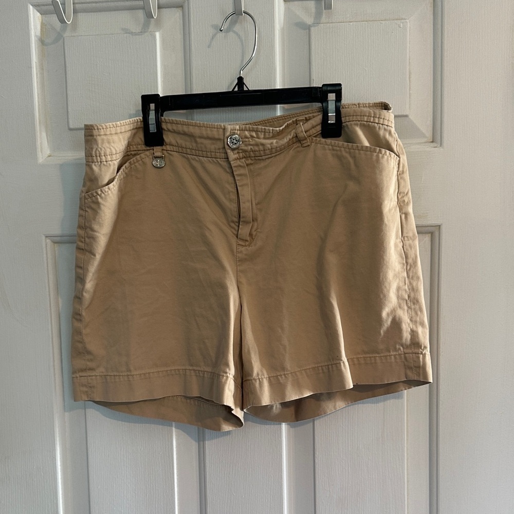 Lauren Ralph Lauren Kahki shorts women’s size 8
